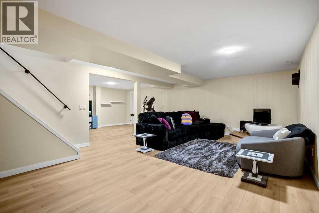 99 Beddington Crescent NE - 24