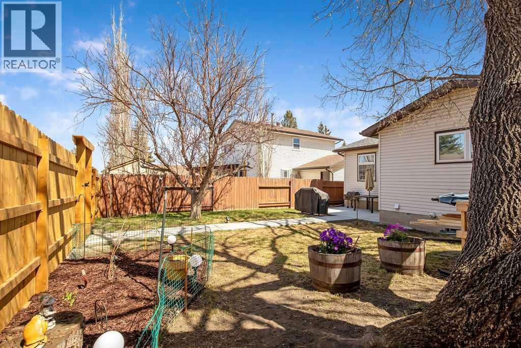 99 Beddington Crescent NE - 40