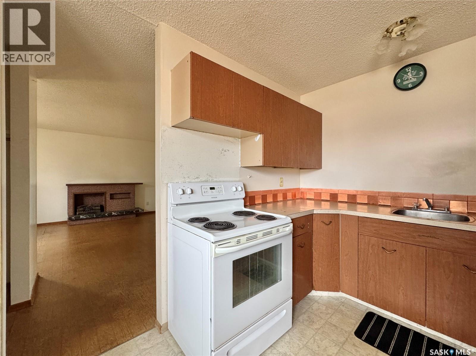 337 Third AVENUE N - 6