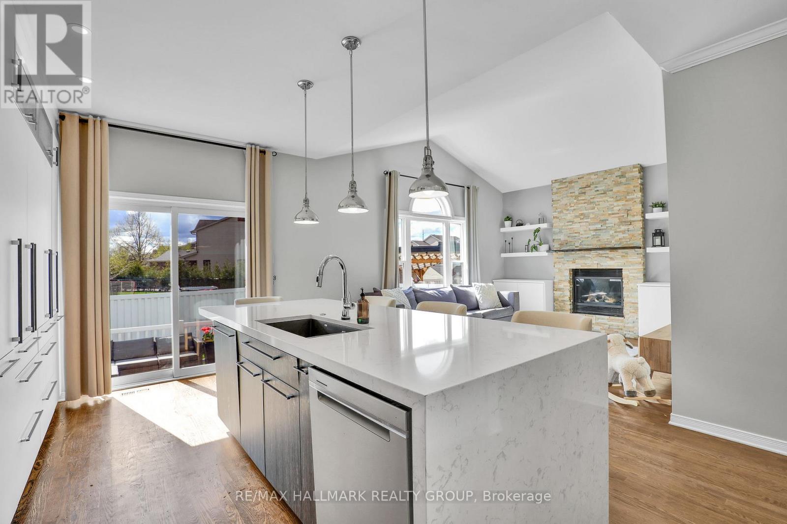 1667 FRENETTE STREET - 19