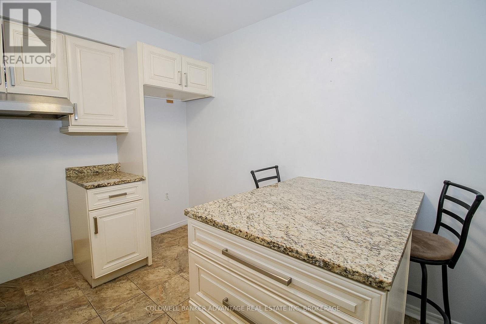 #105 5100 DORCHESTER ROAD - 12
