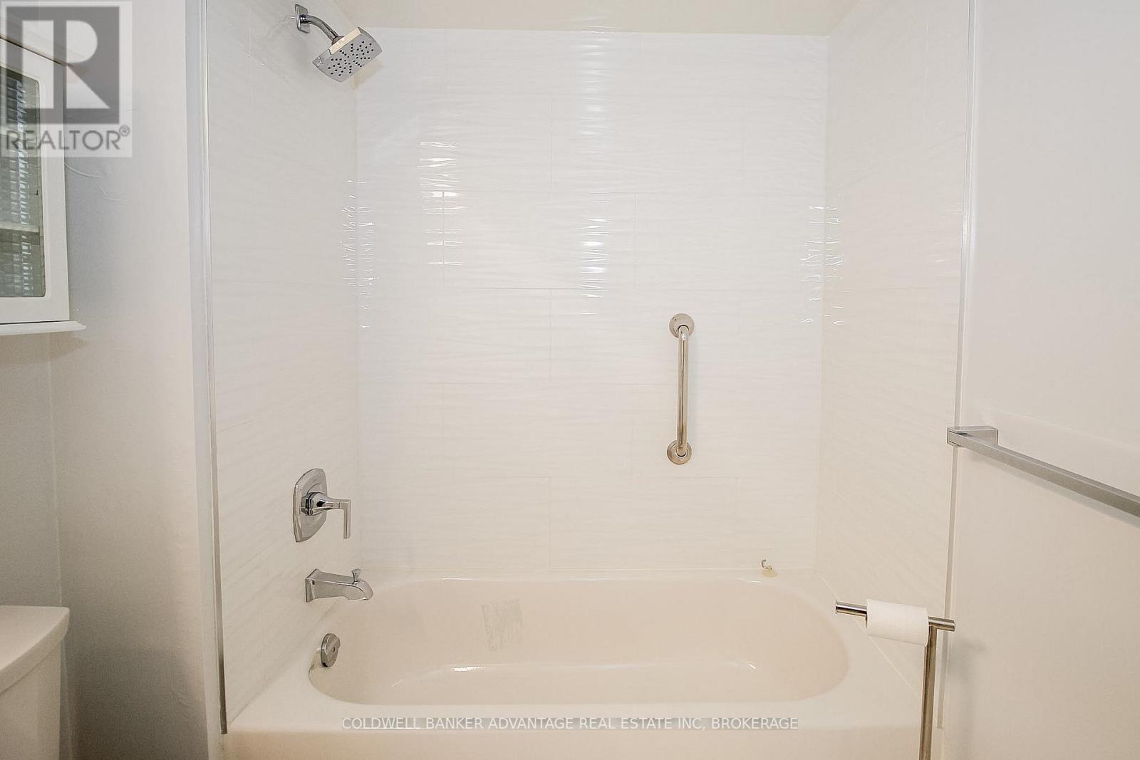 #105 5100 DORCHESTER ROAD - 25