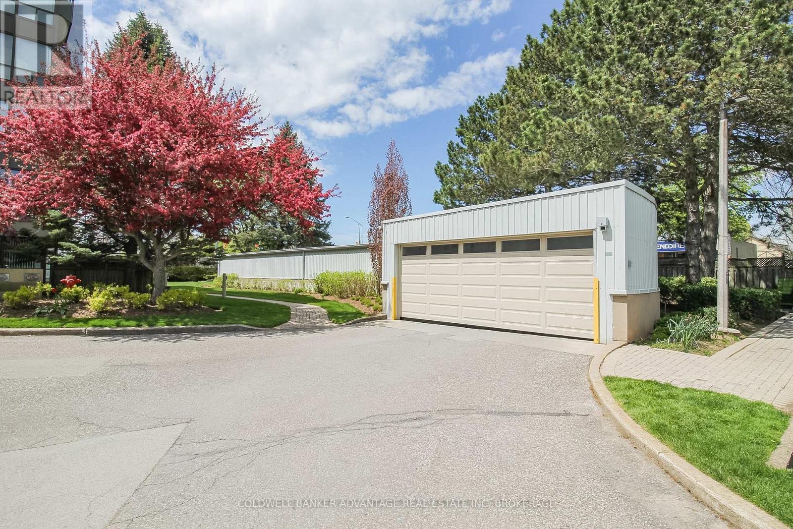 #105 5100 DORCHESTER ROAD - 34