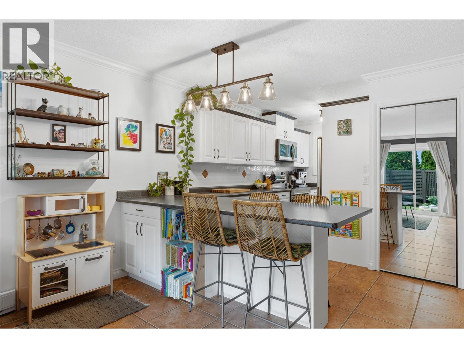 #2 3135 Walnut Street - 12