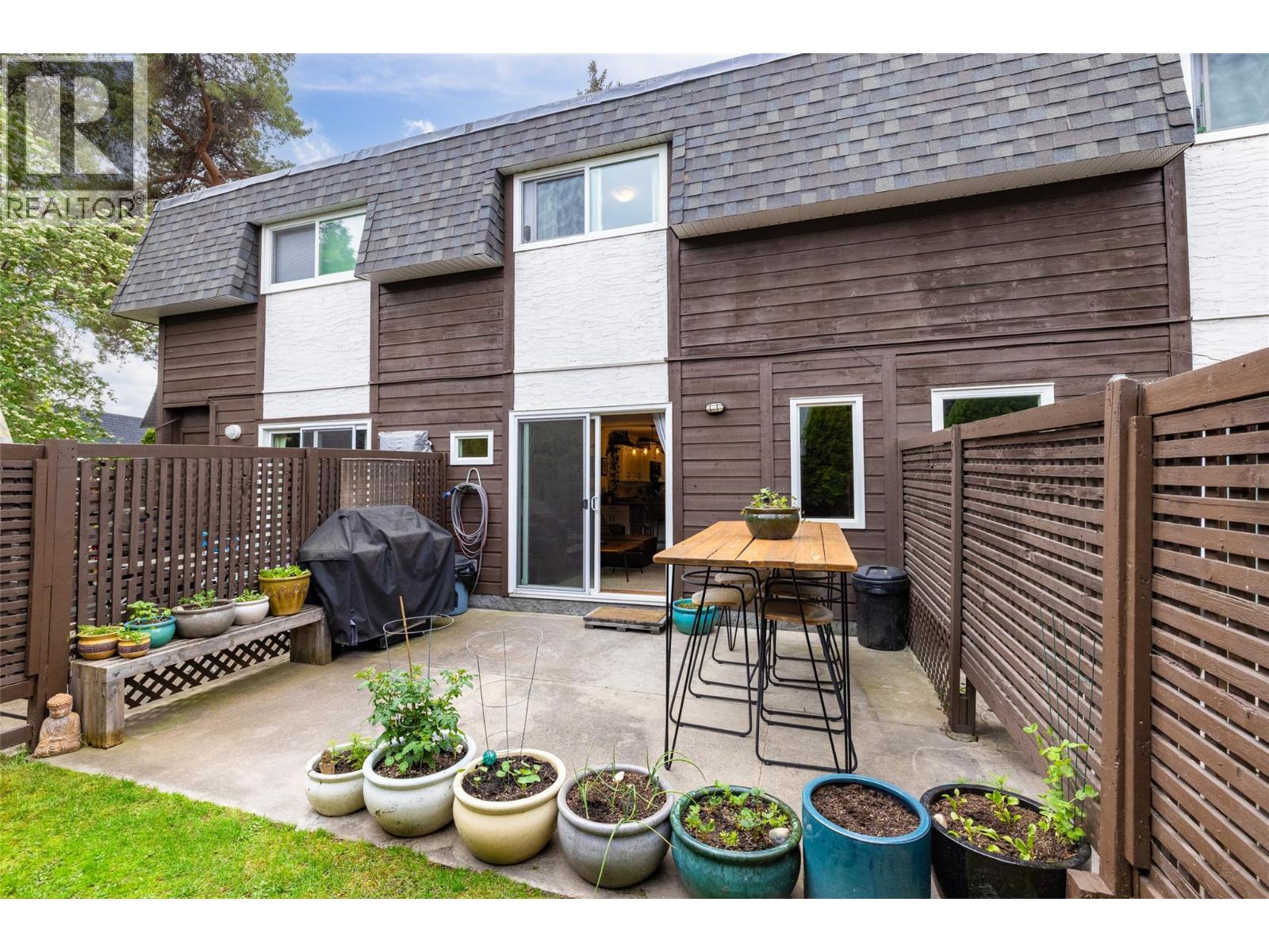 #2 3135 Walnut Street - 19