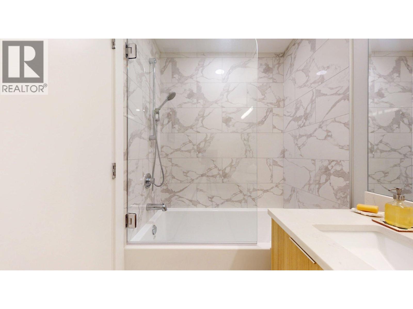 213 1870 DOWAD DRIVE, Squamish