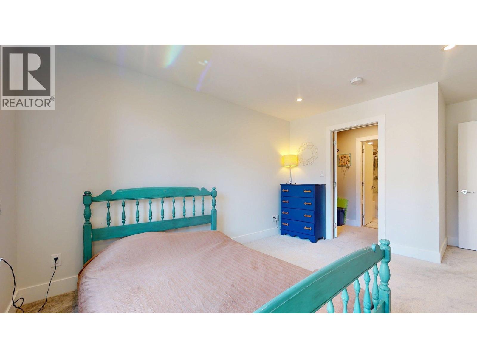 213 1870 DOWAD DRIVE, Squamish