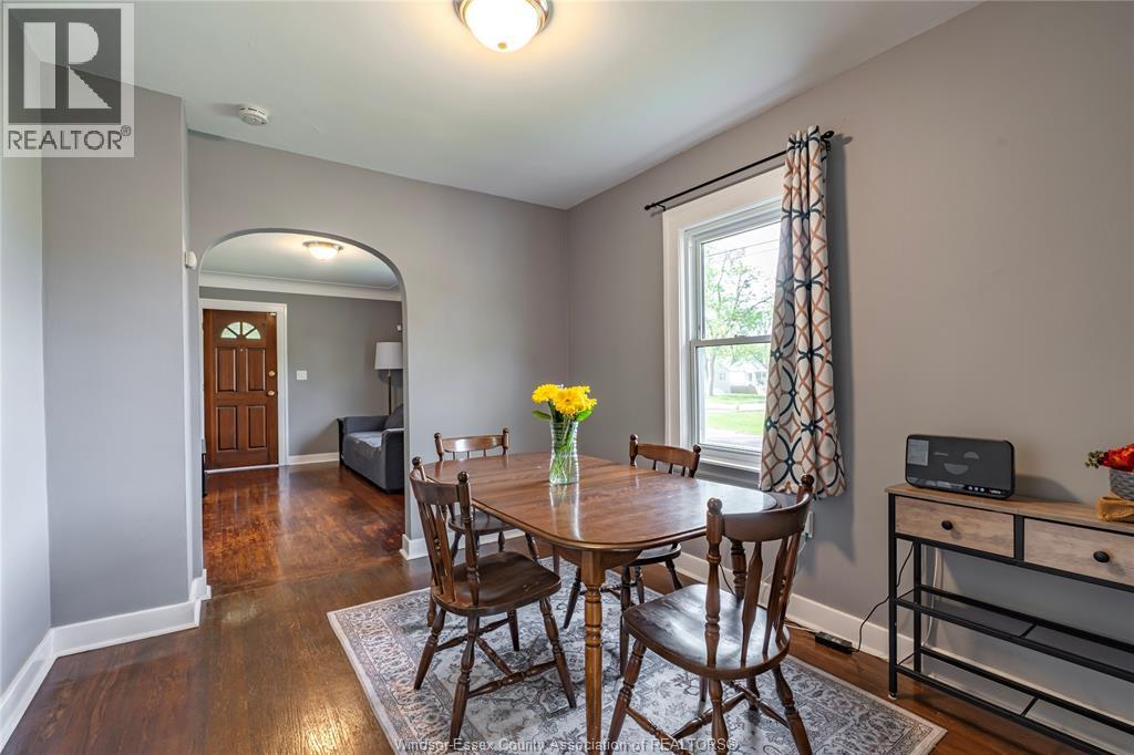 704 CHARLOTTE, Windsor, Ontario, N8X3A8 — Photo 2