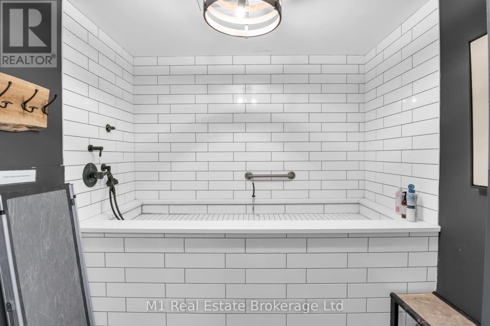 #705 63 ARTHUR STREET S - 44