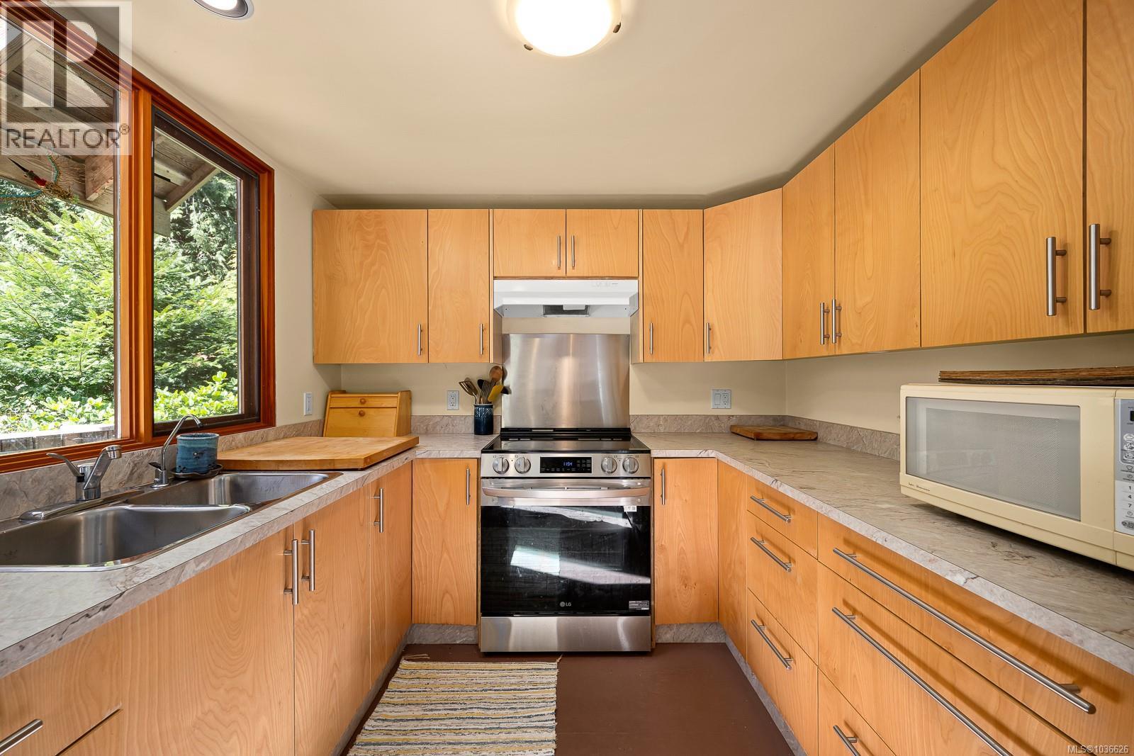 7670/7690 Anderson Dr - 10