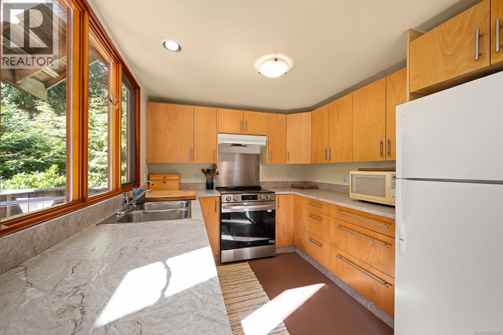7670/7690 Anderson Dr - 9