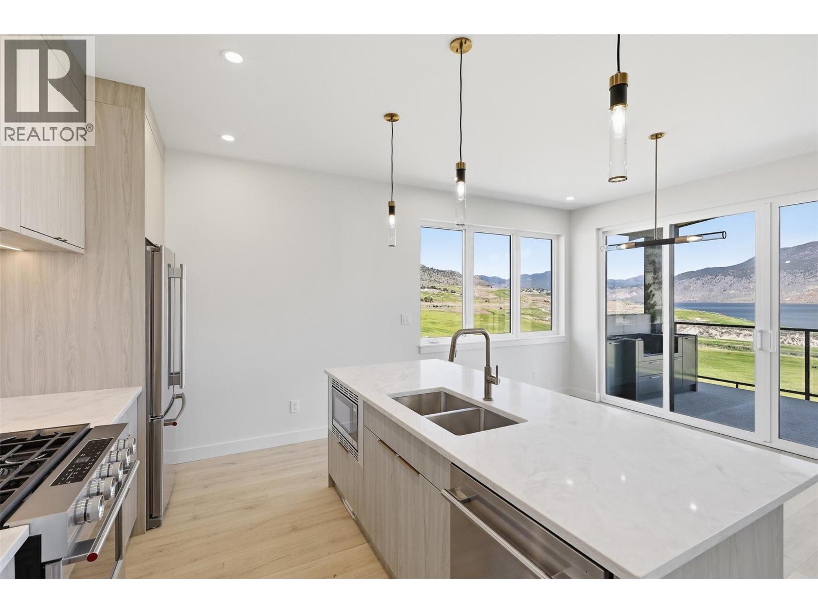 38 RUE CHEVAL NOIR Unit# 327, Kamloops