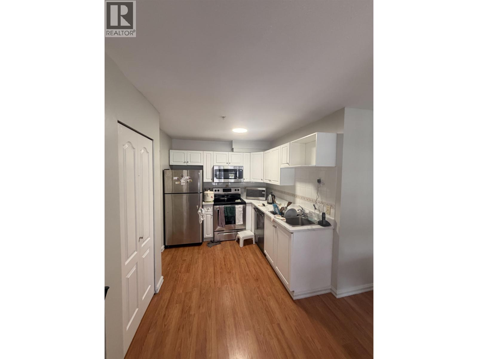 302 688 E 56TH AVENUE, Vancouver