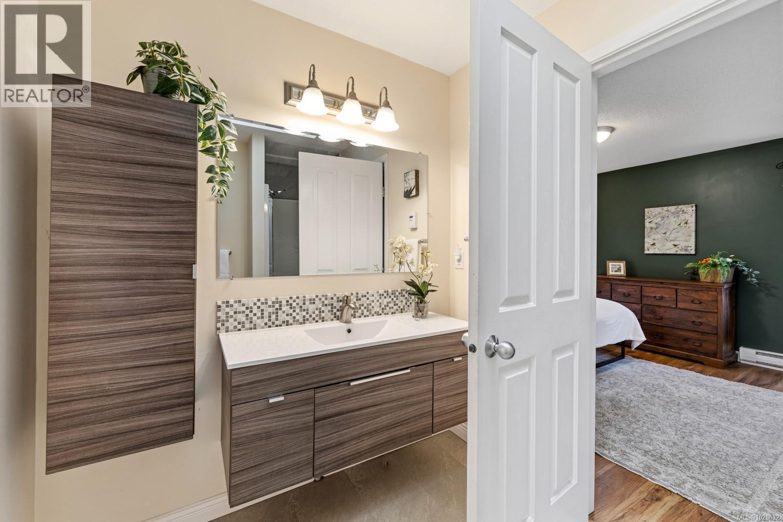 4589 Kilmarnock Dr - 29