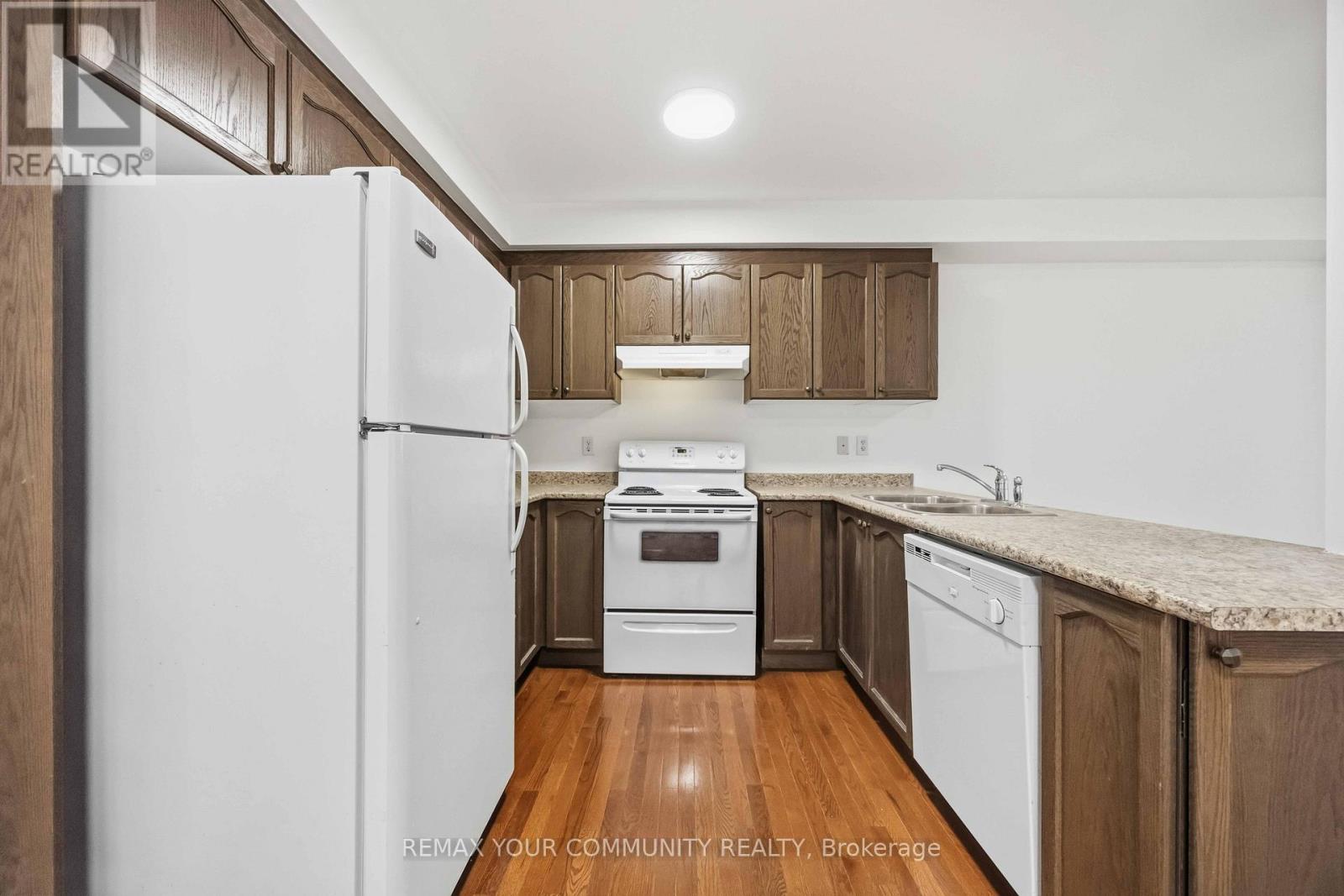 17 LATITUDE LANE - 12