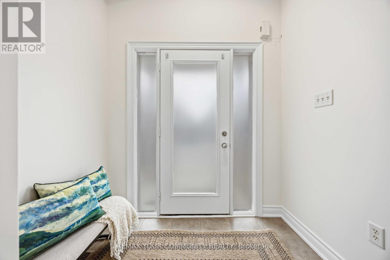 17 LATITUDE LANE - 4