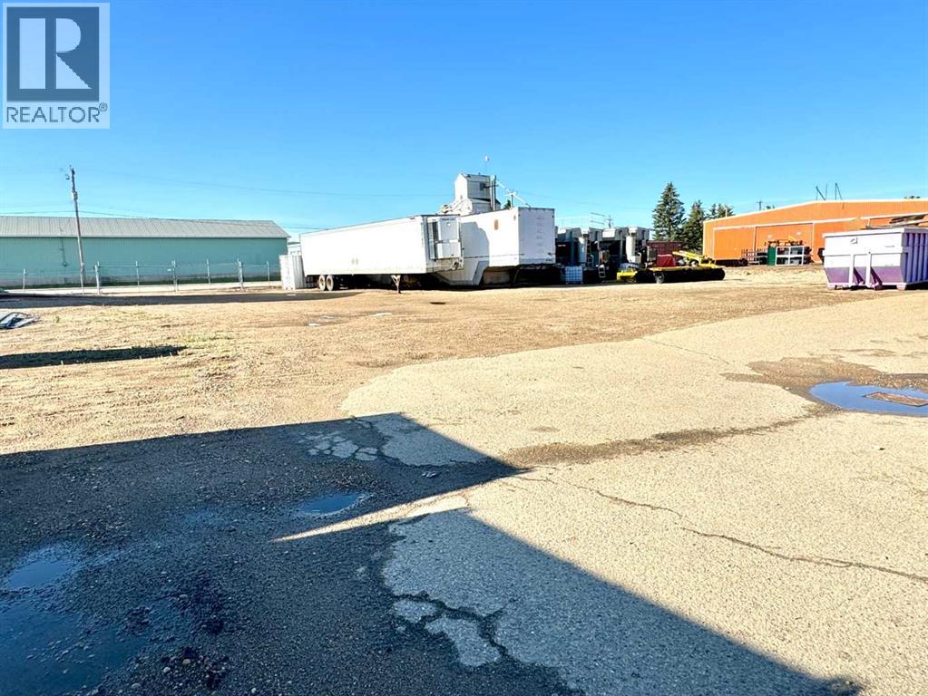 6103 54 Street — photo 37