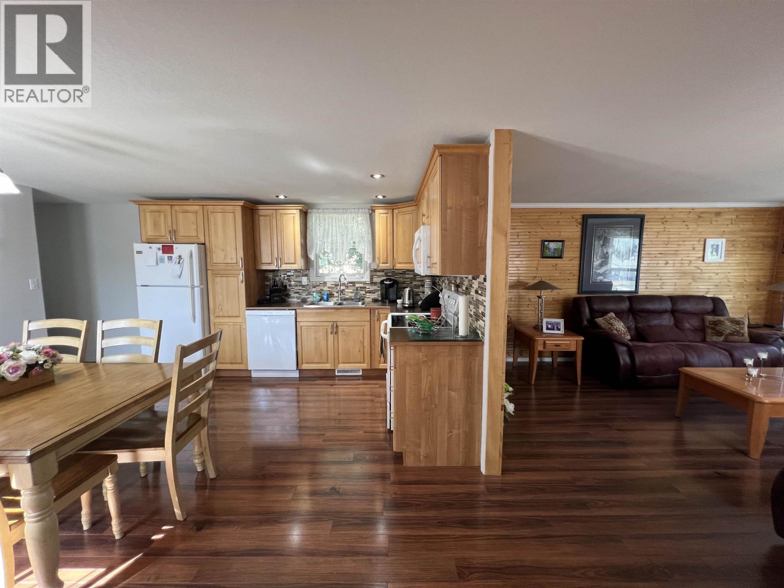 5223 41 STREET - 3