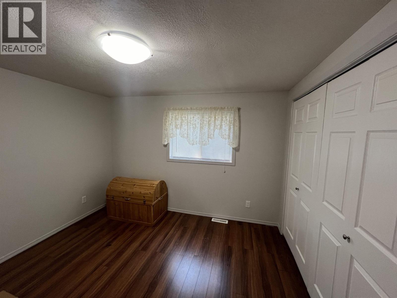 5223 41 STREET - 14