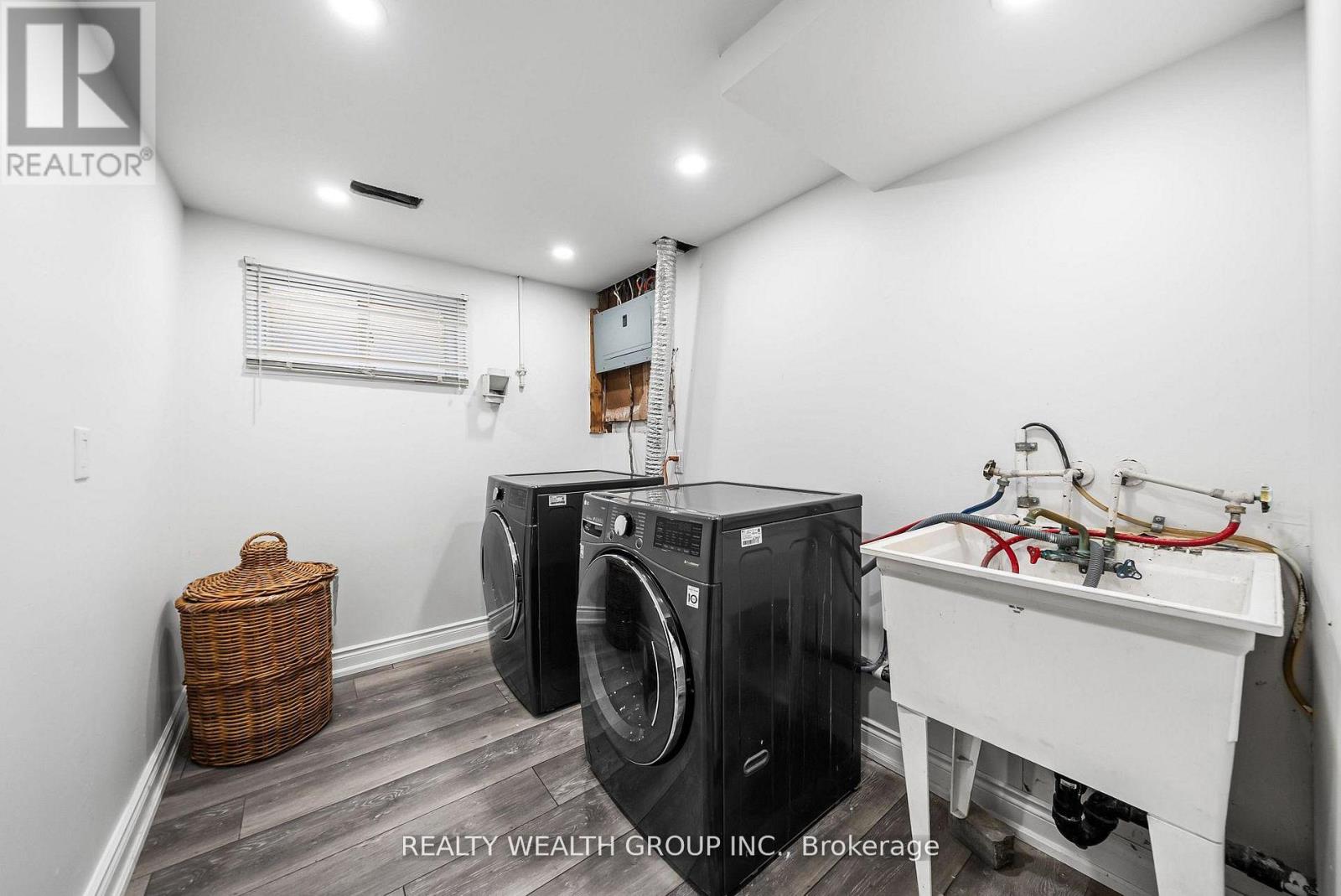 #39 521 TIMBER LANE - 22