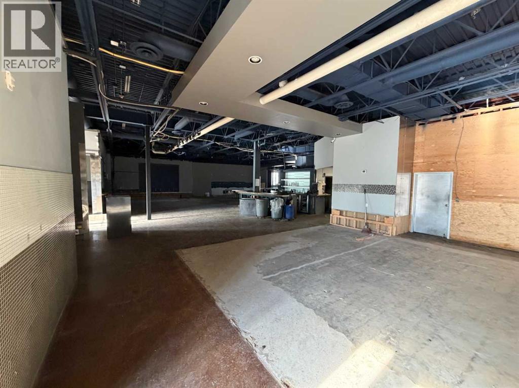 10508 100 Avenue — photo 10