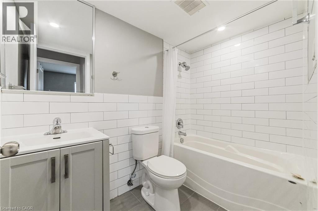 700 LAWRENCE Road Unit# 102, Hamilton, Ontario, L8K1Z5 — Photo 3