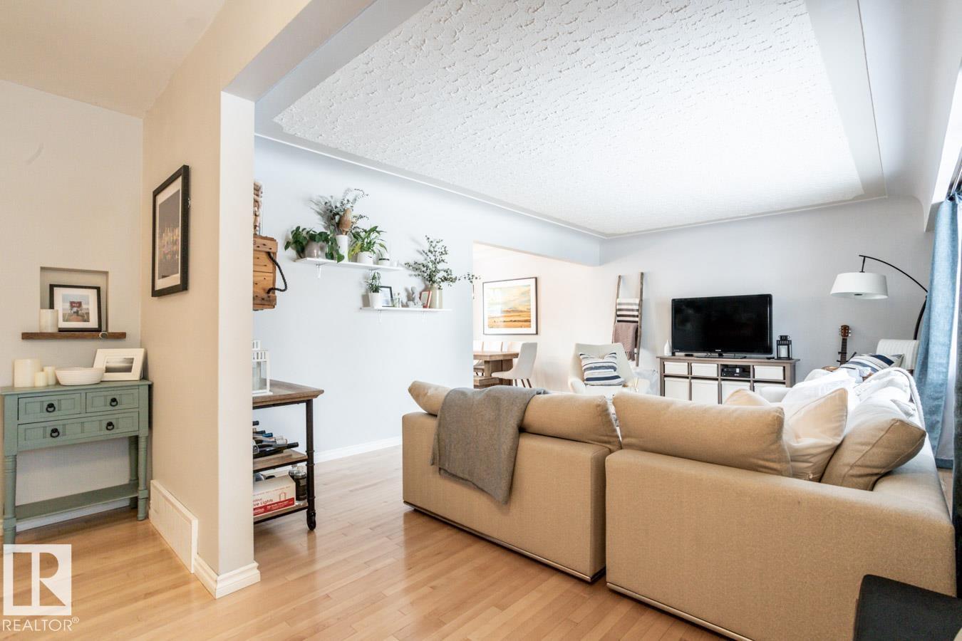 8239 93A AV NW - Image 3