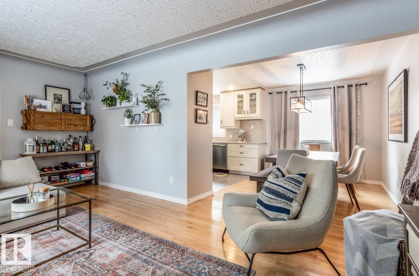 8239 93A AV NW - 7