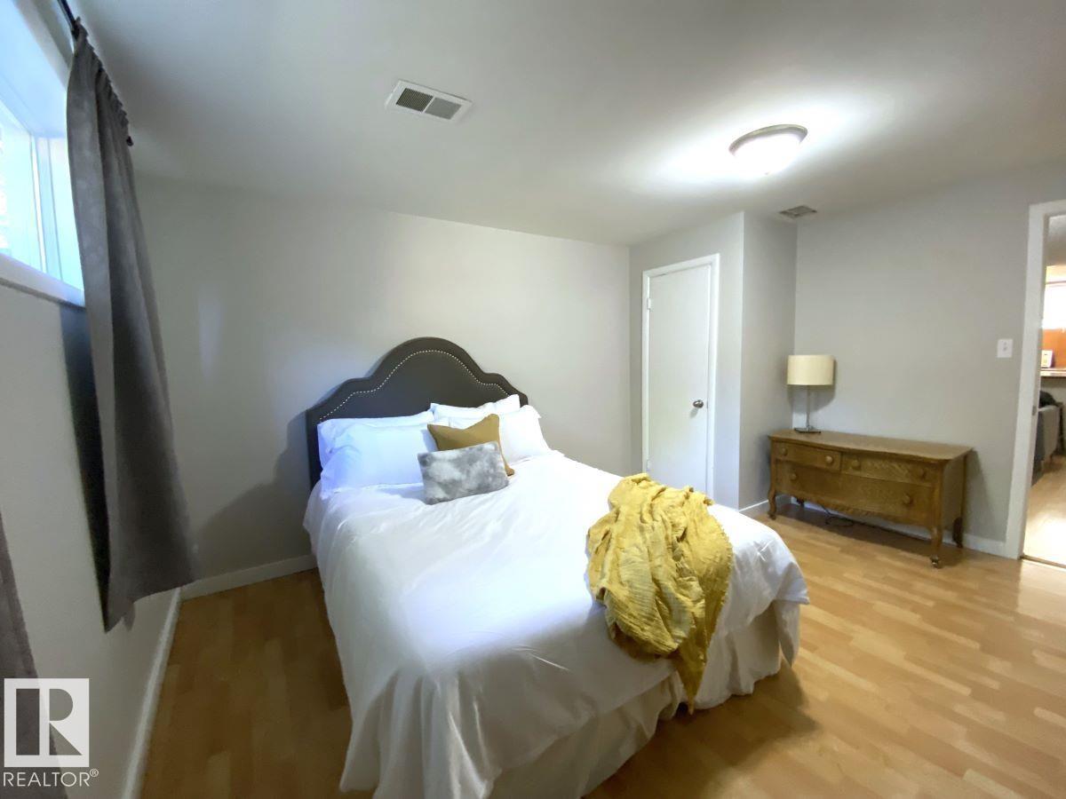 8239 93A AV NW - 28