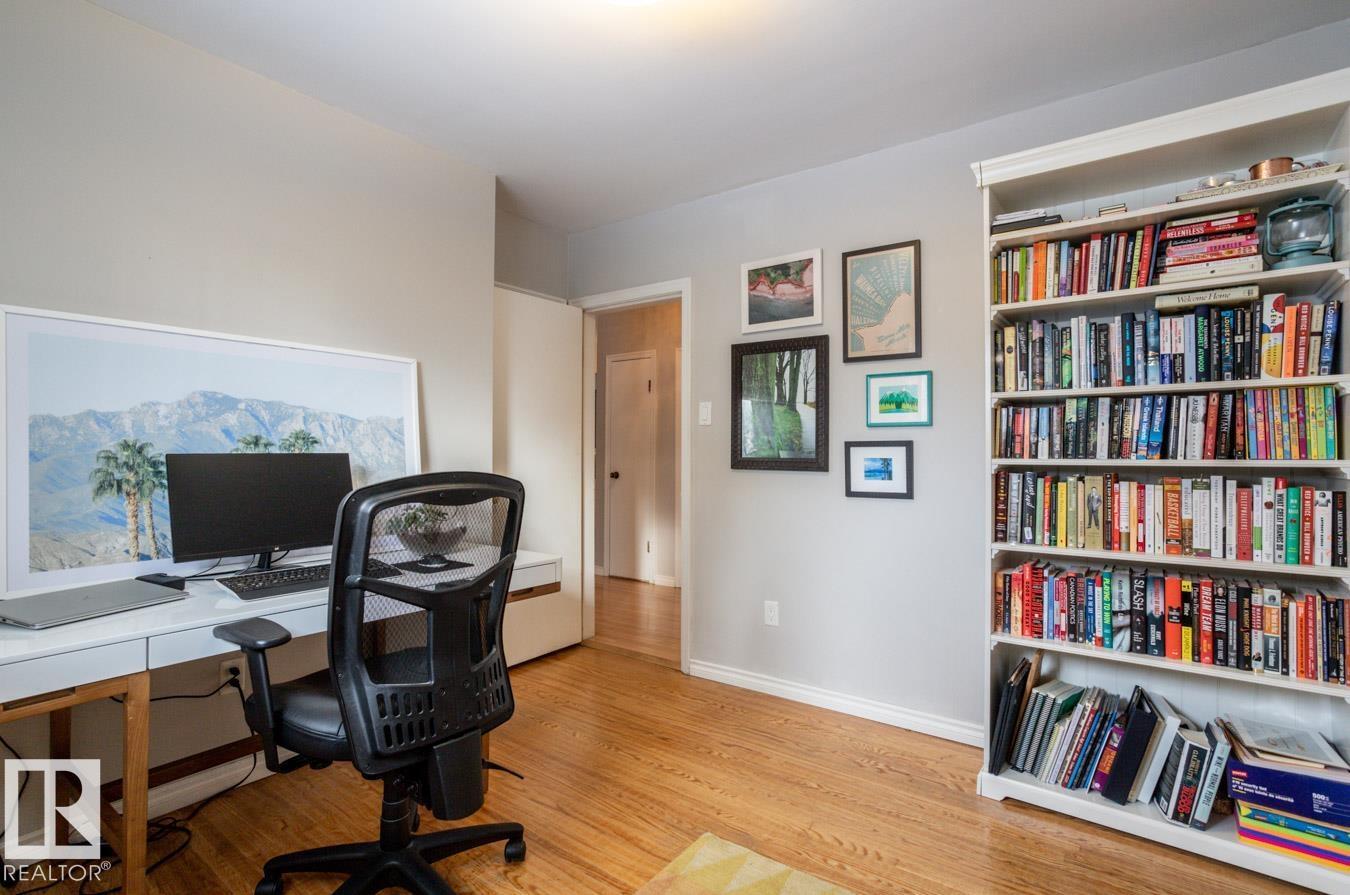 8239 93A AV NW - 18