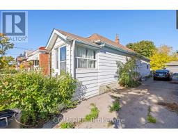 18 Glasgow Avenue, Toronto, ON M1K1C1 Photo 9
