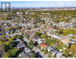 18 Glasgow Avenue, Toronto, ON M1K1C1 Photo 6