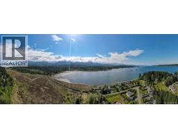 9 Tozer Rd, Fanny Bay, BC V0R1W0 Photo 10