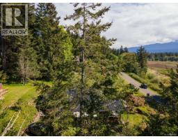 9 Tozer Rd, Fanny Bay, BC V0R1W0 Photo 8