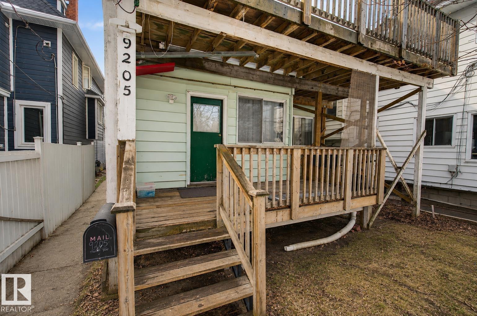 9205 99 ST NW - 29
