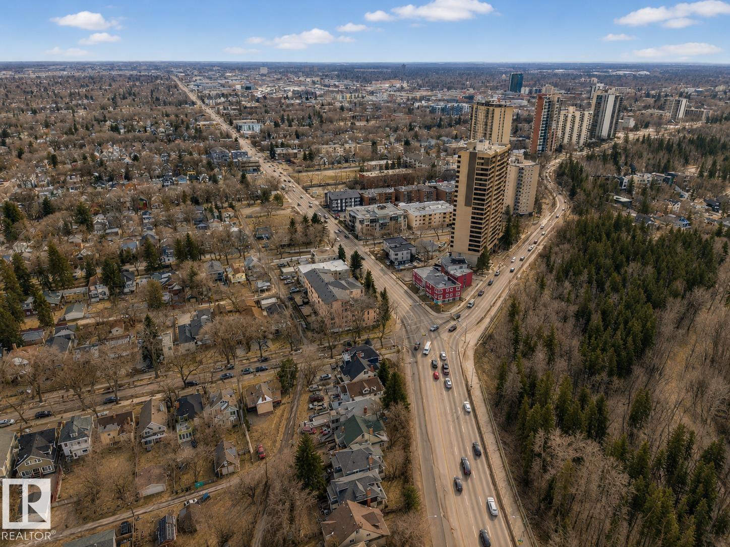 9205 99 ST NW - 37
