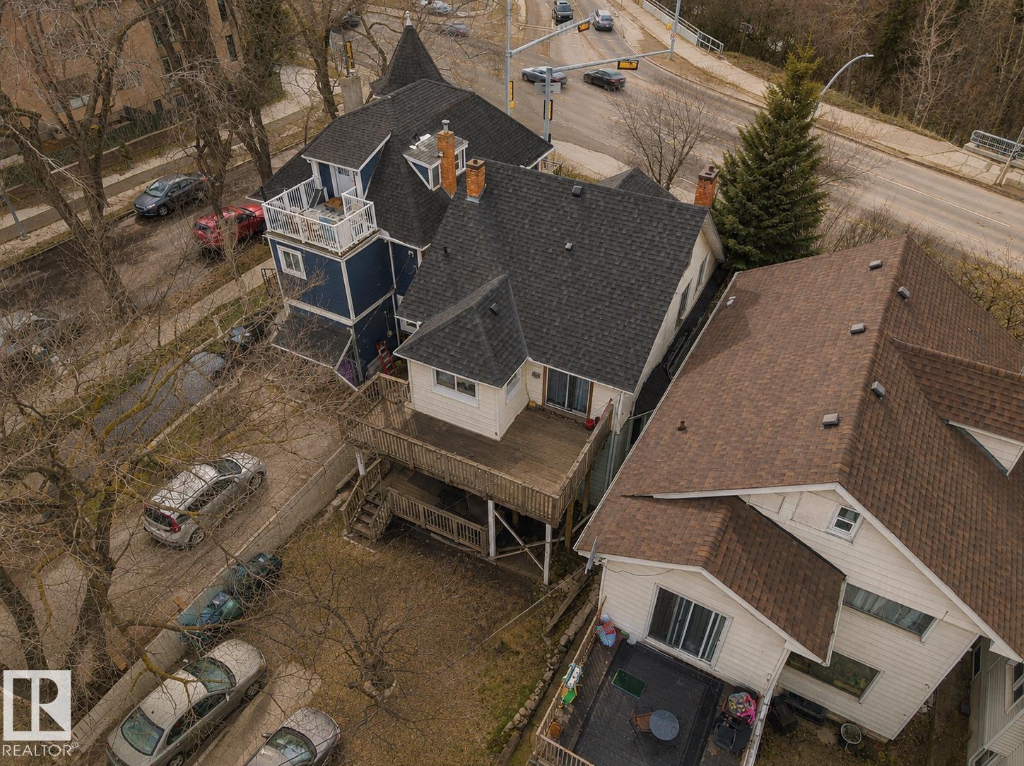 9205 99 ST NW - 35