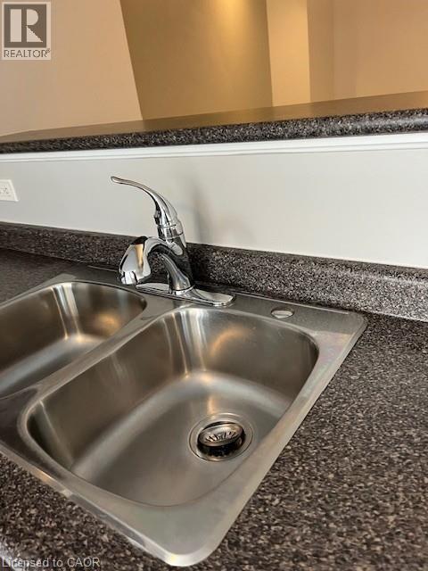 77 ABBOTT Crescent, Cambridge, Ontario, N3C0C9 — Photo 4