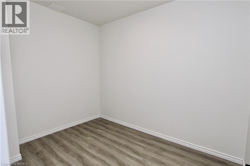 25 BOWEN Place Unit# Upper, Oakland, Ontario, N0E1L0 — Photo 3