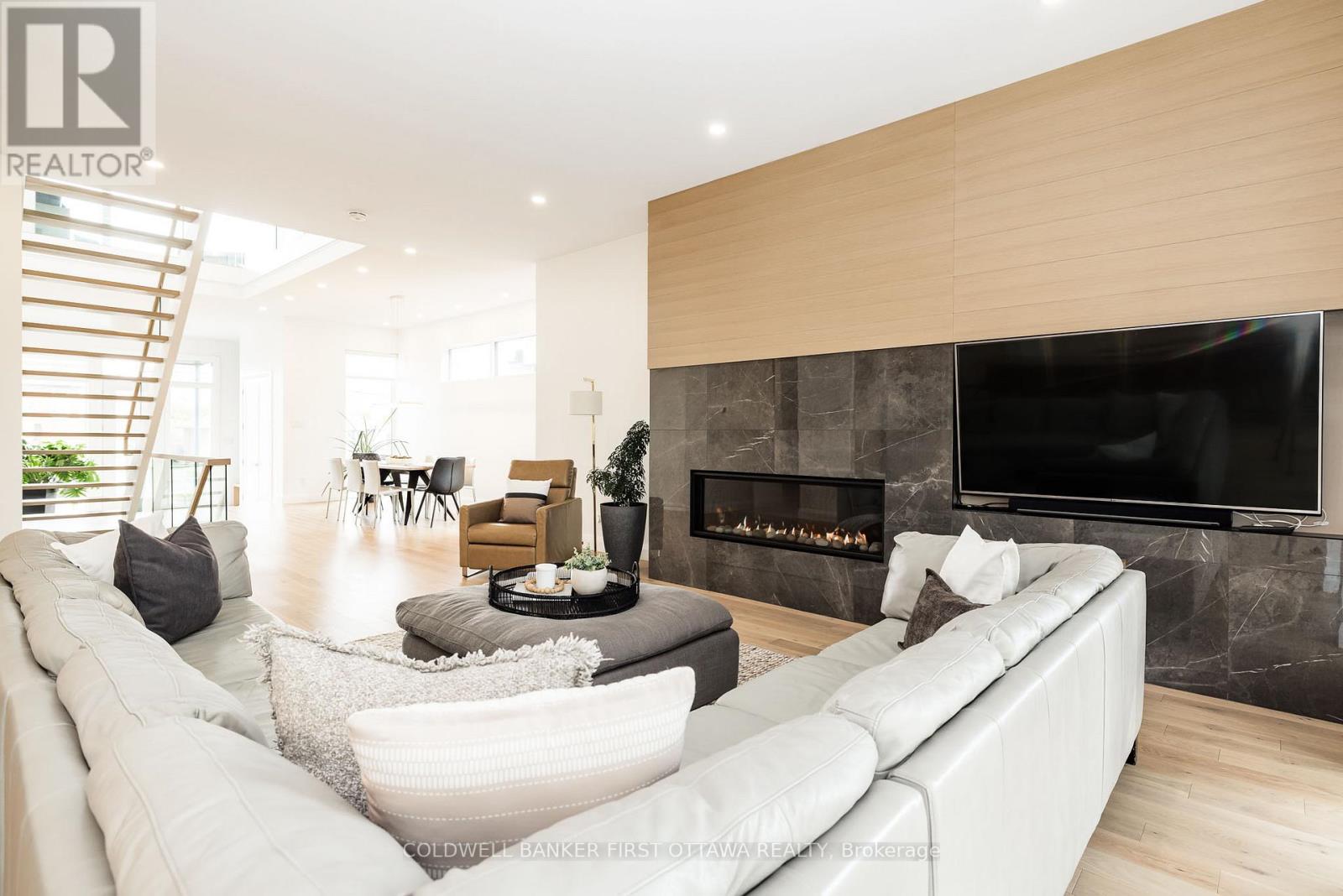 11A CARLETON CATHCART STREET - 10