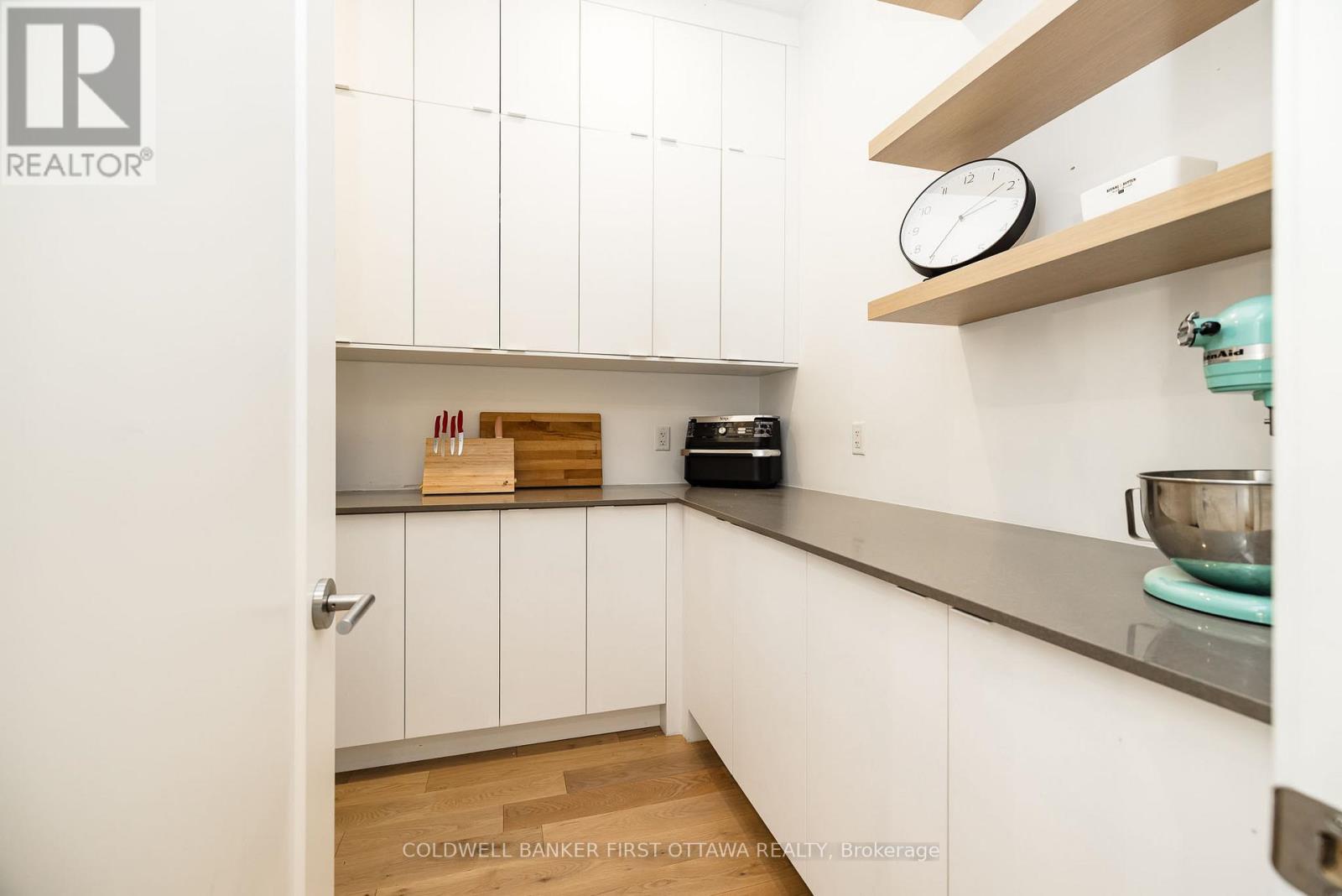 11A CARLETON CATHCART STREET - 17
