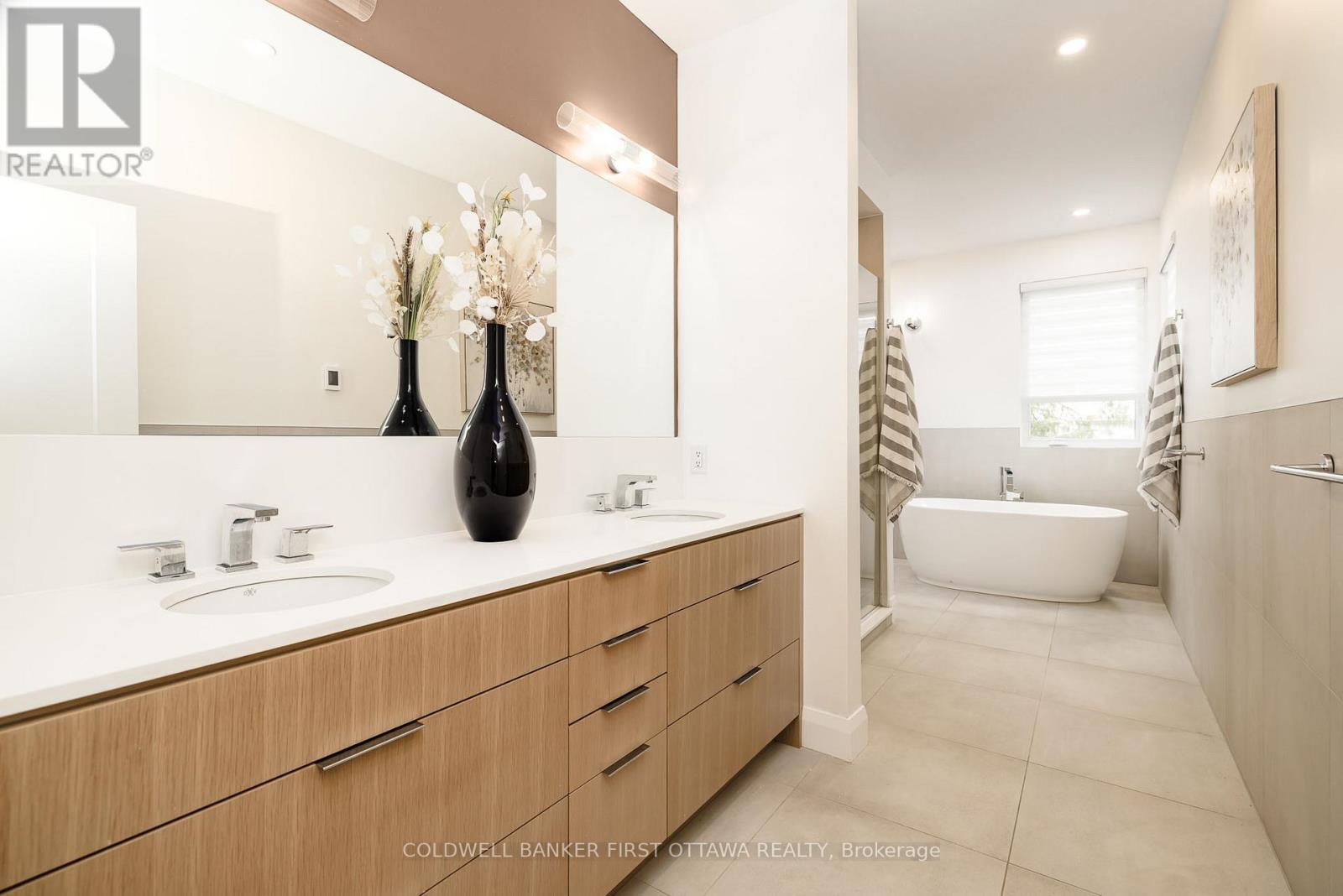 11A CARLETON CATHCART STREET - 27