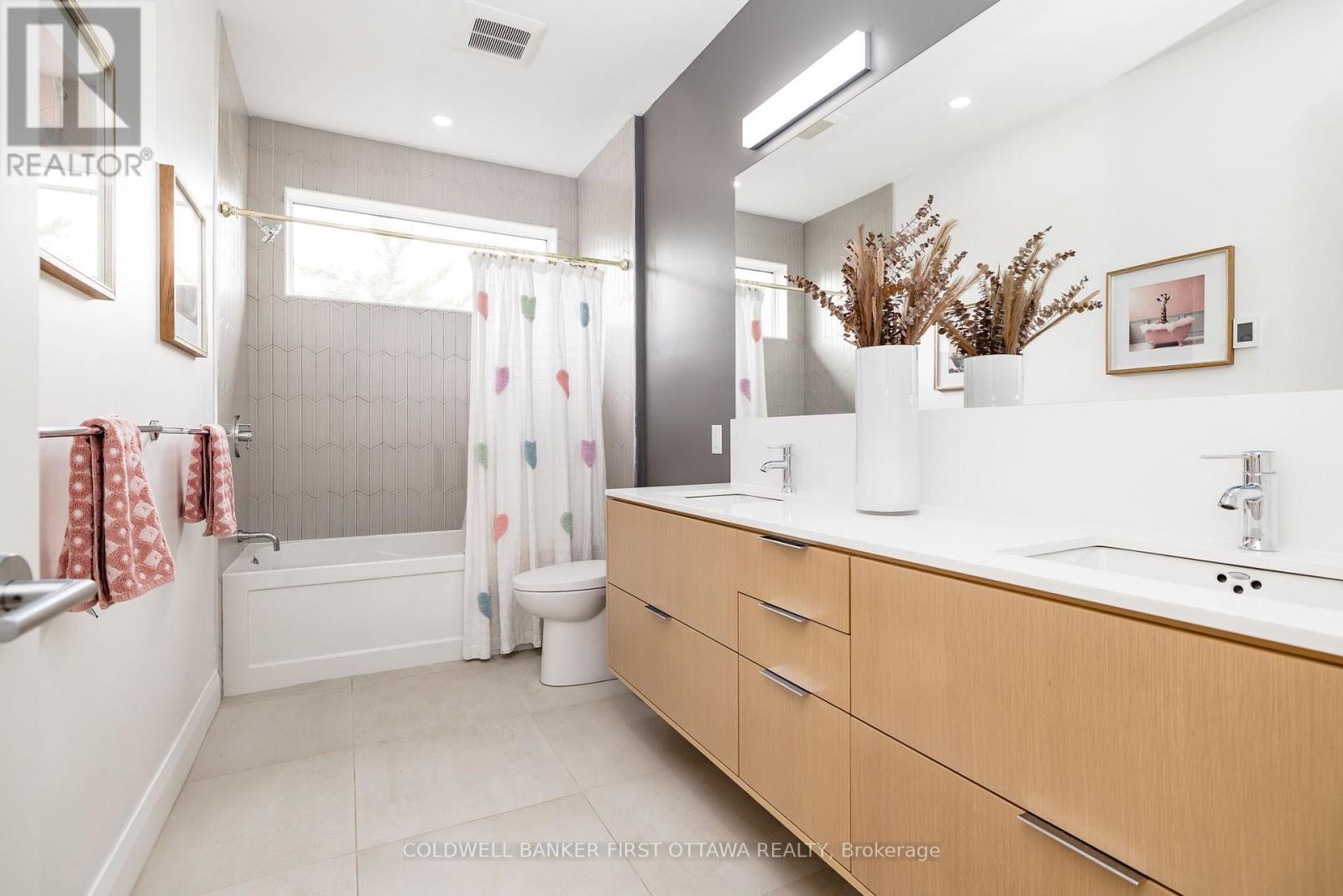 11A CARLETON CATHCART STREET - 31