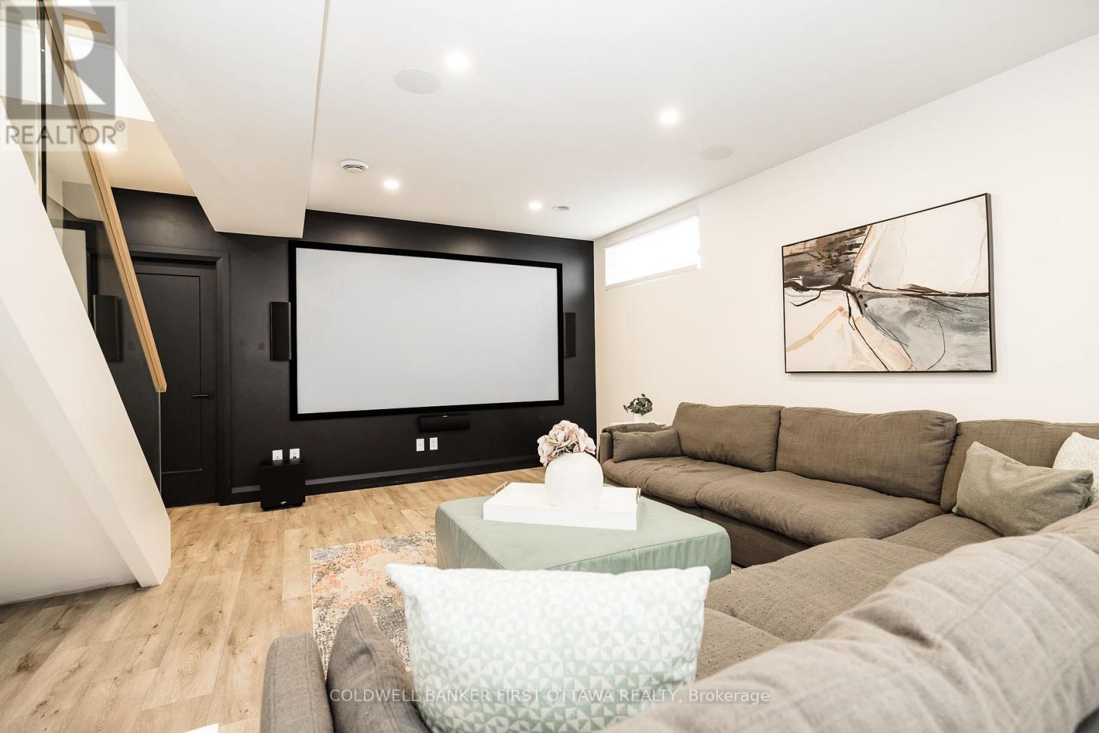 11A CARLETON CATHCART STREET - 37