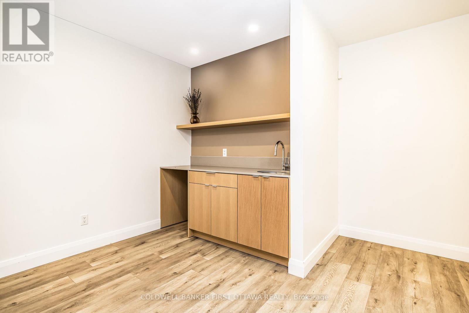 11A CARLETON CATHCART STREET - 39