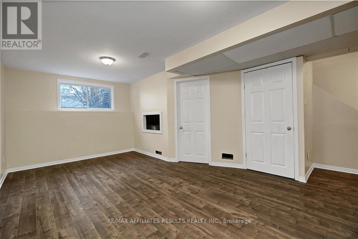 31 IPSWICH TERRACE - 32