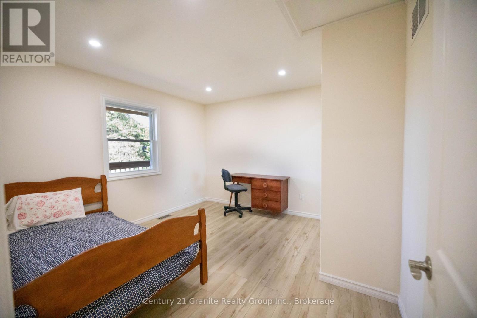 1160 KENNISIS LAKE ROAD - 10