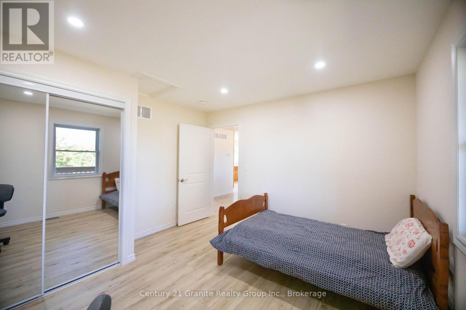 1160 KENNISIS LAKE ROAD - 11