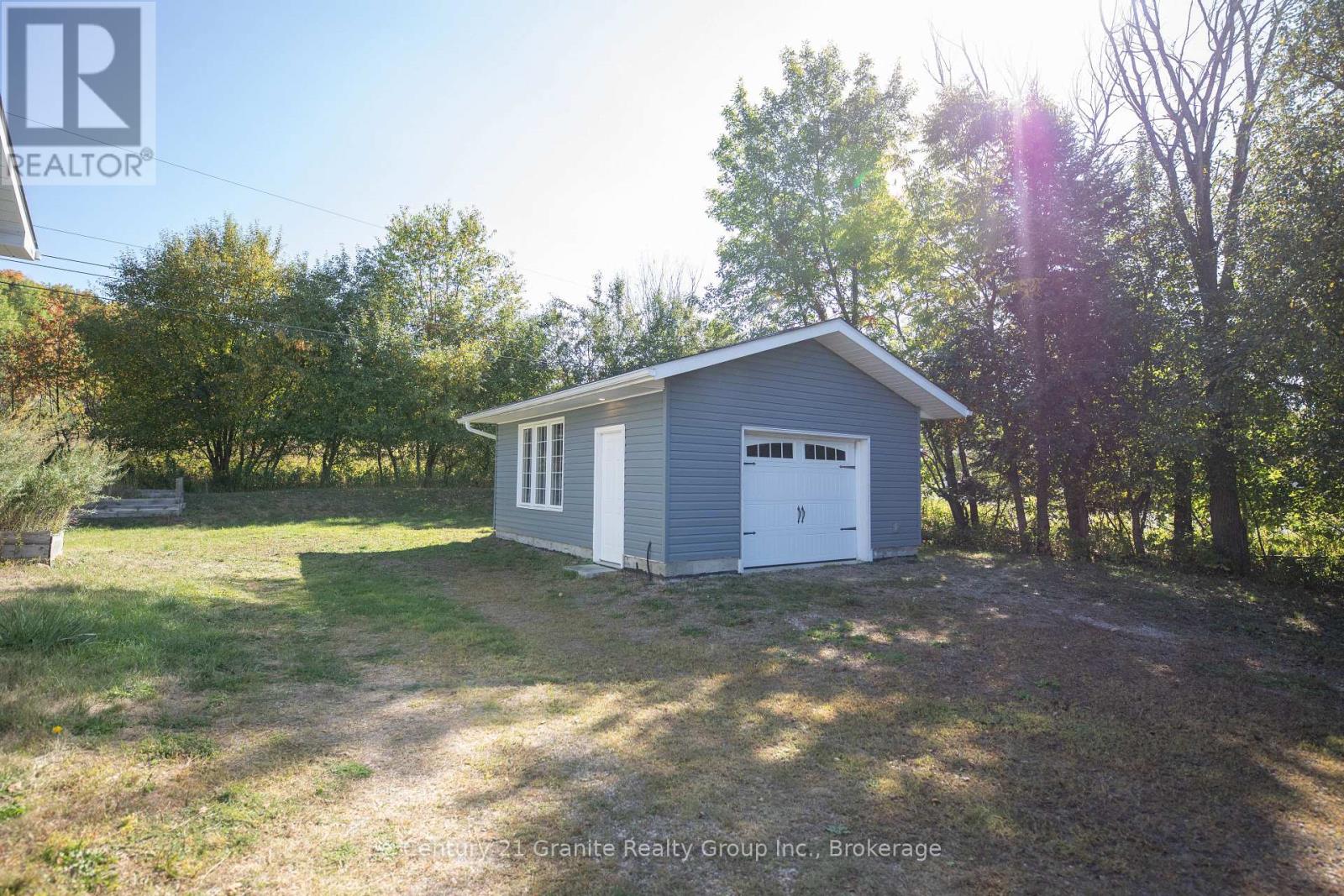 1160 KENNISIS LAKE ROAD - 27