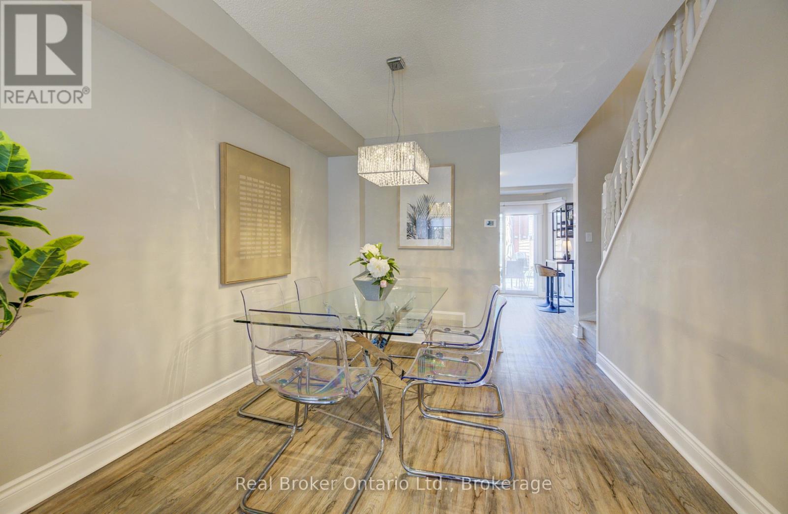 #617 895 MAPLE AVENUE - 17